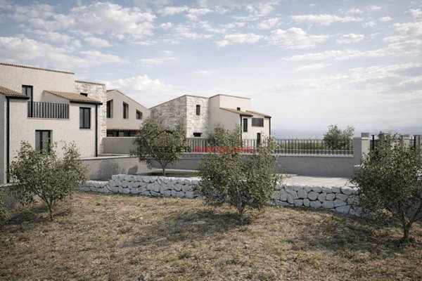 casa indipendente in vendita a Ragusa