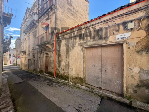casa indipendente in vendita a Ragusa in zona Ibla