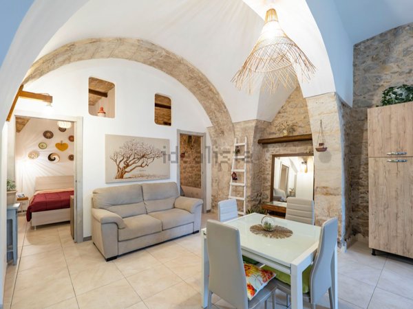 casa indipendente in vendita a Ragusa in zona Ibla