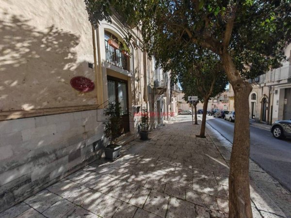 casa indipendente in vendita a Ragusa in zona Ibla
