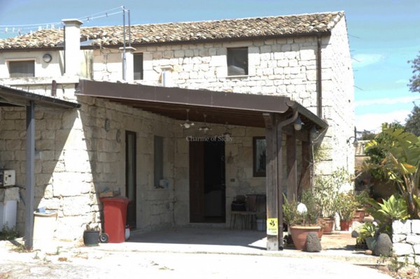 casa indipendente in vendita a Ragusa in zona San Giacomo / Bellocozzo