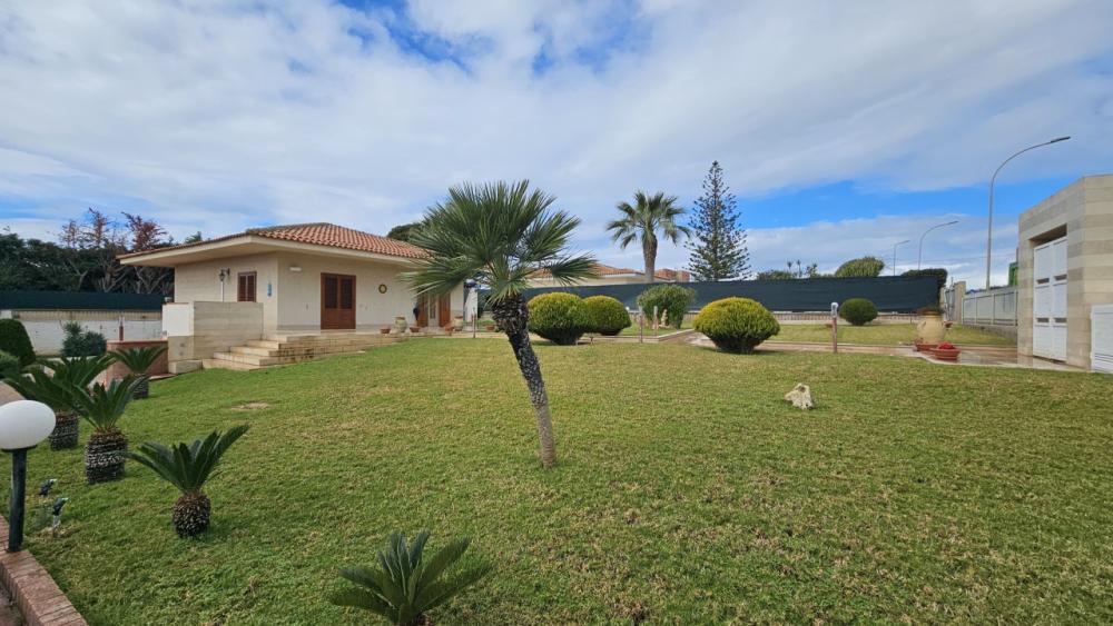 casa indipendente in vendita a Ragusa in zona Marina