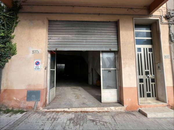 locale commerciale in vendita a Ragusa in zona Ibla