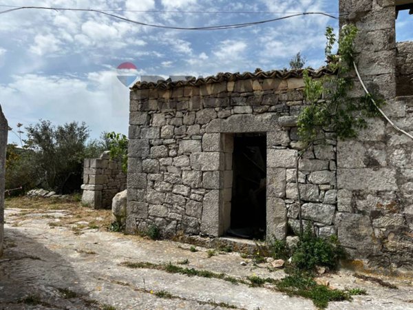 casa indipendente in vendita a Ragusa in zona San Giacomo / Bellocozzo