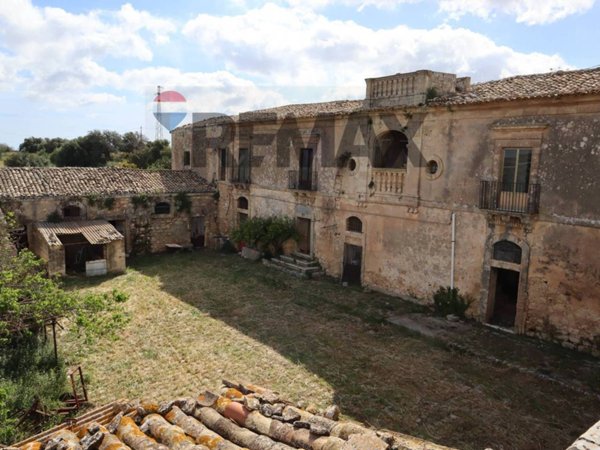 casa indipendente in vendita a Ragusa
