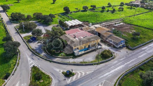 negozio in vendita a Ragusa in zona Marina