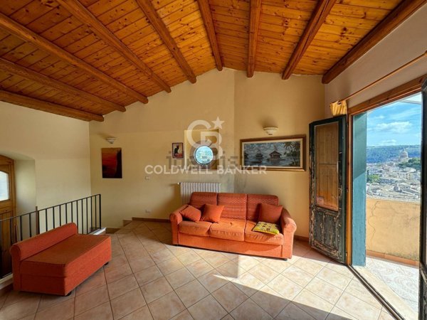 casa indipendente in vendita a Ragusa in zona Ibla