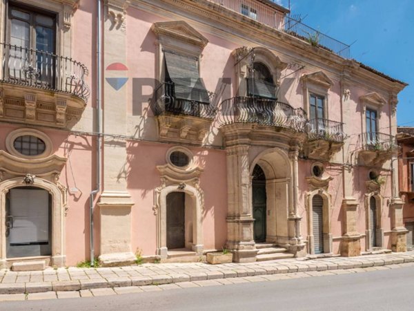 casa indipendente in vendita a Ragusa in zona Ibla