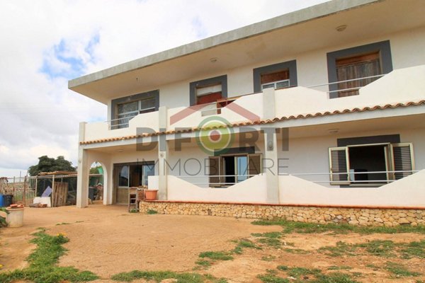 casa indipendente in vendita a Ragusa in zona Marina
