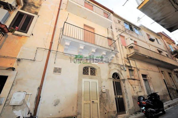 casa indipendente in vendita a Ragusa
