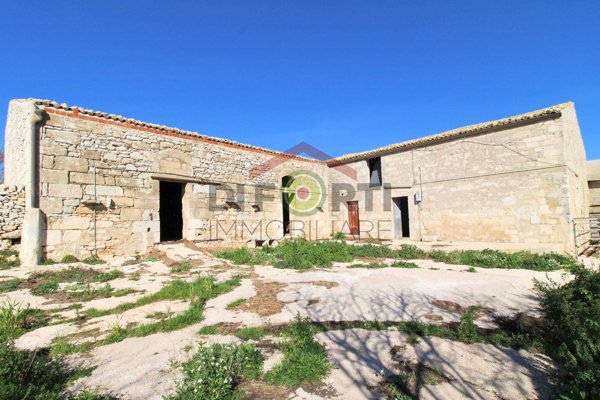 casa indipendente in vendita a Ragusa in zona San Giacomo / Bellocozzo