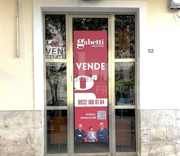 locale commerciale in vendita a Ragusa in zona Ragusa Centro