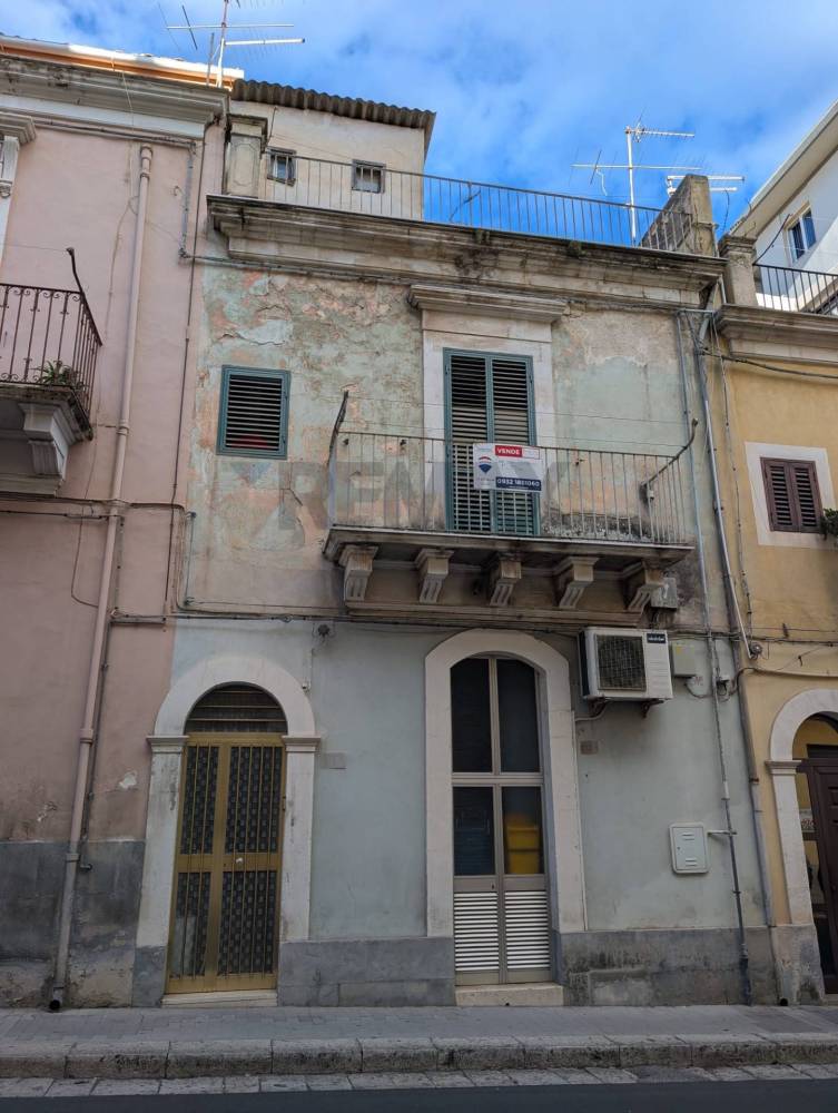 casa indipendente in vendita a Ragusa in zona Ibla