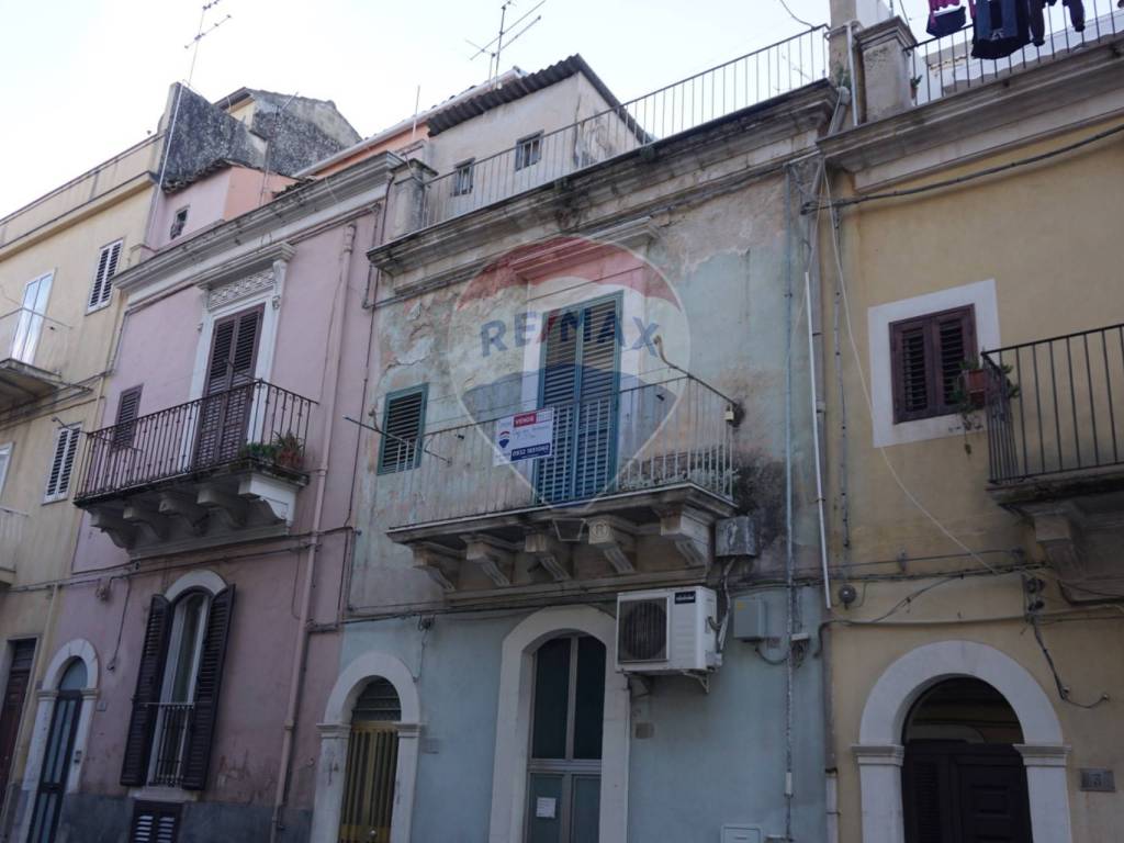 casa indipendente in vendita a Ragusa in zona Ragusa Centro