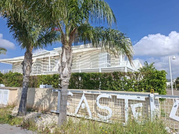 casa indipendente in vendita a Ragusa in zona Marina