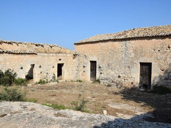 casa indipendente in vendita a Ragusa in zona Marina