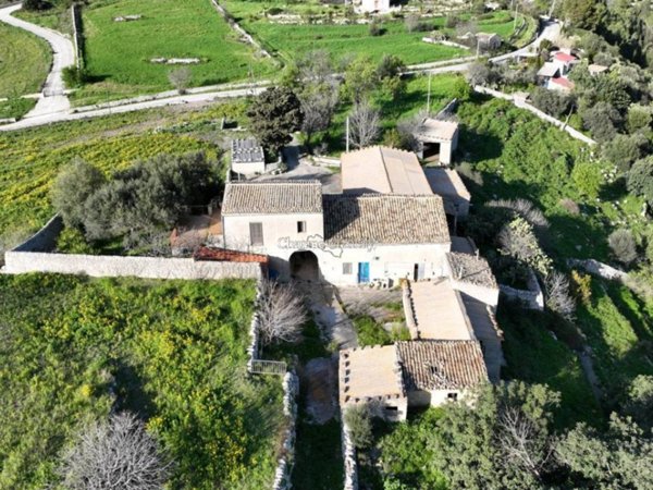 casa indipendente in vendita a Ragusa in zona Ibla