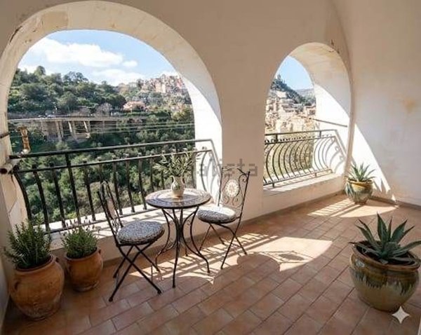 casa indipendente in vendita a Ragusa in zona Ibla