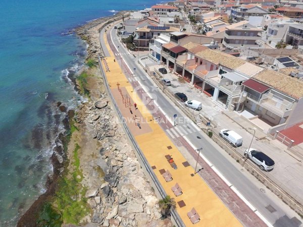 casa indipendente in vendita a Ragusa in zona Marina