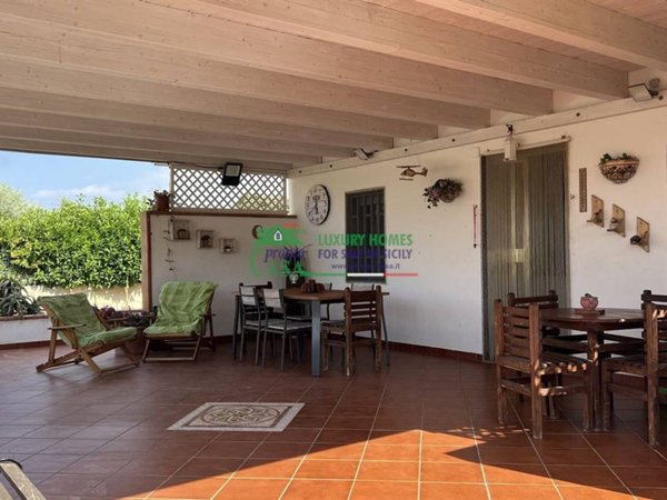 casa indipendente in vendita a Ragusa in zona Marina
