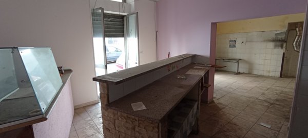 locale commerciale in vendita a Ragusa