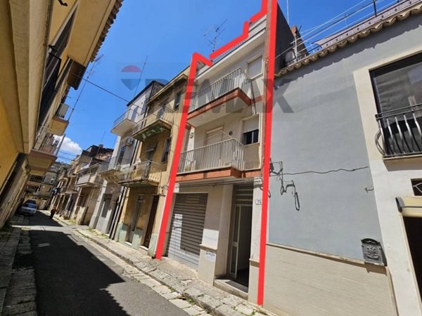 casa indipendente in vendita a Ragusa in zona Ragusa Centro