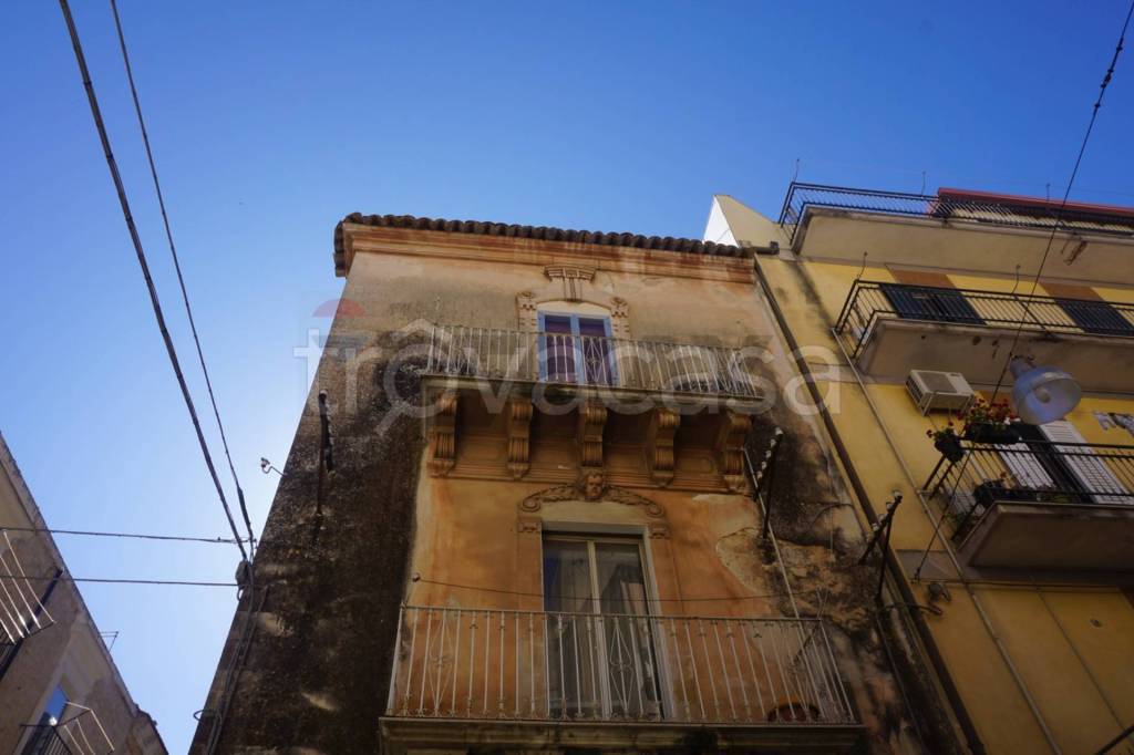 casa indipendente in vendita a Ragusa in zona Ragusa Centro