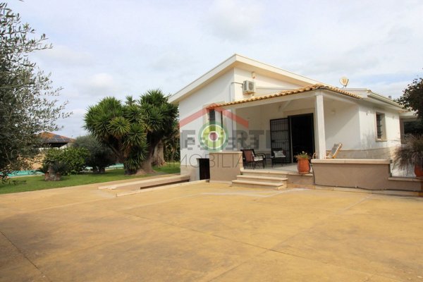 casa indipendente in vendita a Ragusa in zona Marina
