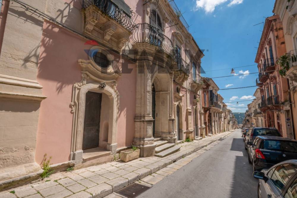 casa indipendente in vendita a Ragusa in zona Ragusa Centro