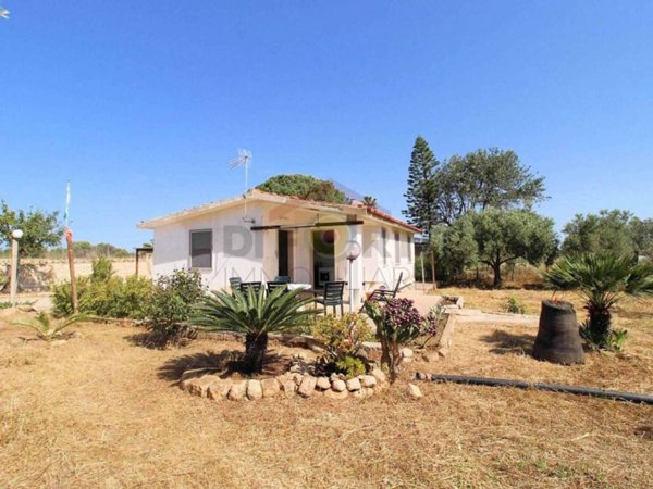 casa indipendente in vendita a Ragusa in zona Punta Braccetto