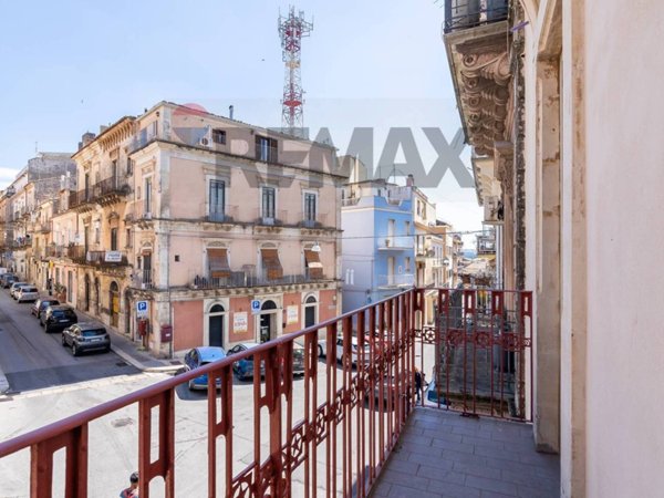 casa indipendente in vendita a Ragusa in zona Ragusa Centro