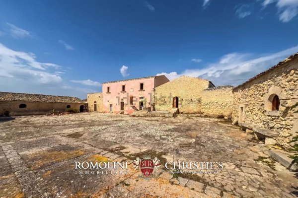 appartamento in vendita a Ragusa in zona Marina