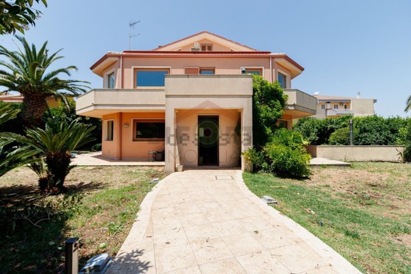 casa indipendente in vendita a Ragusa