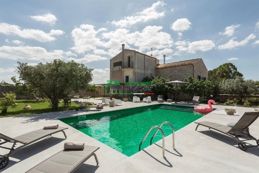 casa indipendente in vendita a Ragusa in zona Marina