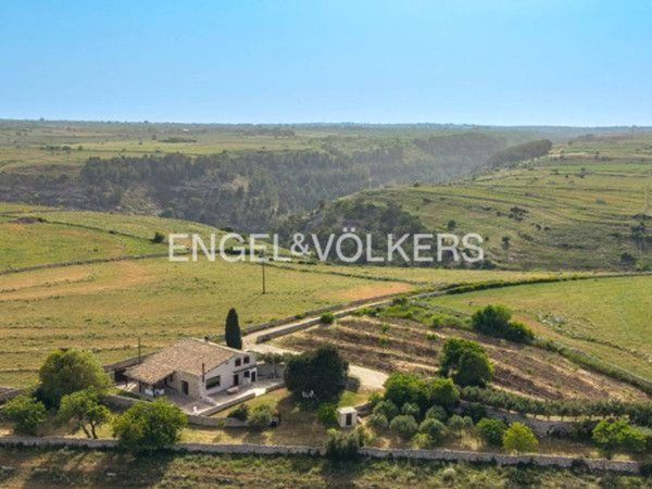 casa indipendente in vendita a Ragusa in zona San Giacomo / Bellocozzo