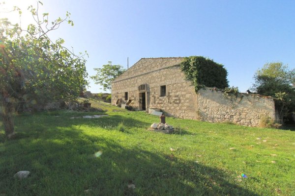 casa indipendente in vendita a Ragusa