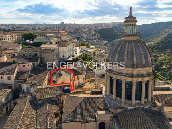 casa indipendente in vendita a Ragusa in zona Ibla