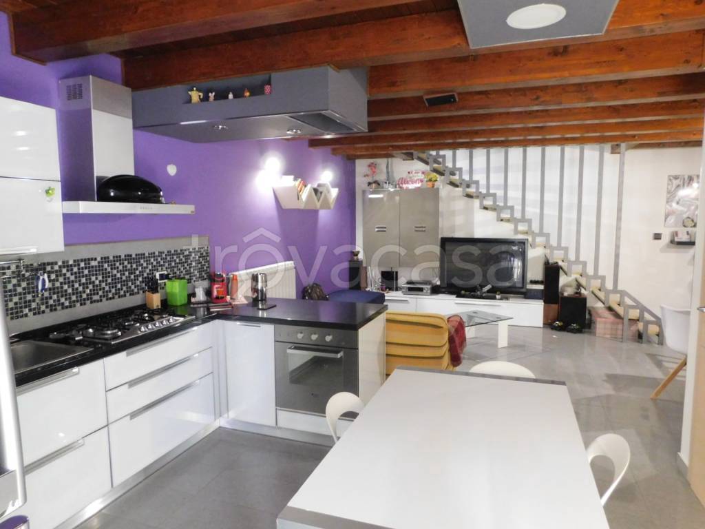 casa indipendente in vendita a Ragusa in zona Ragusa Centro