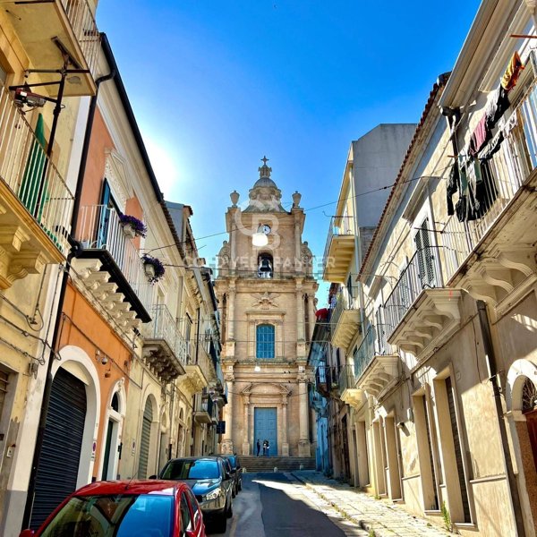 casa indipendente in vendita a Ragusa