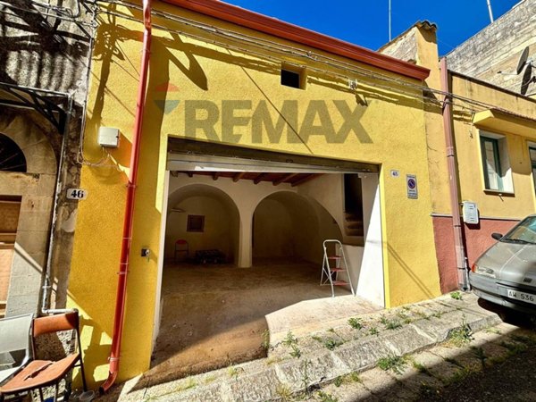 locale di sgombero in vendita a Ragusa in zona Ragusa Centro