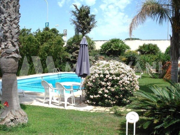 casa indipendente in vendita a Ragusa in zona Marina