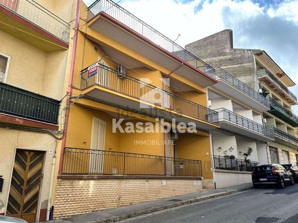 casa indipendente in vendita a Ragusa in zona Ibla