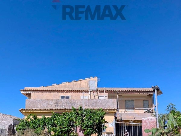 casa indipendente in vendita a Ragusa