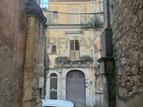 casa indipendente in vendita a Ragusa in zona Ibla