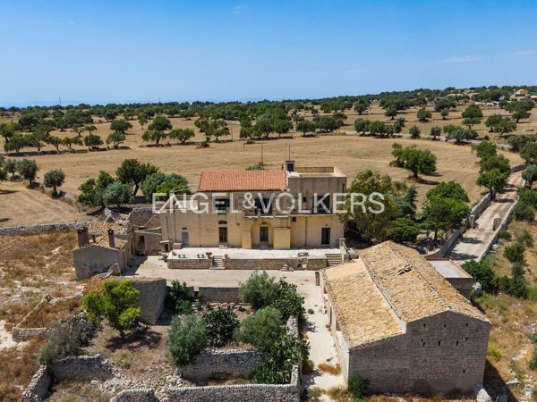 villa in vendita a Ragusa in zona Donnafugata