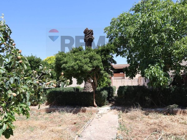 casa indipendente in vendita a Ragusa