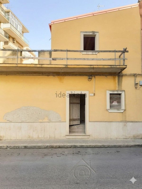 casa indipendente in vendita a Ragusa in zona Ragusa Centro