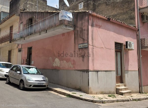 casa indipendente in vendita a Ragusa in zona Ragusa Centro
