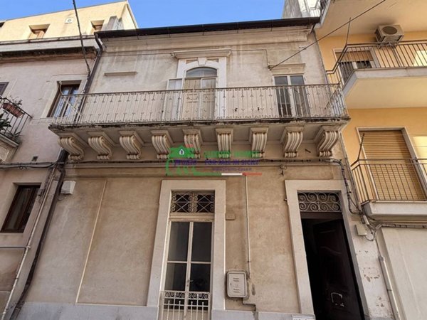 casa indipendente in vendita a Ragusa in zona Ragusa Centro
