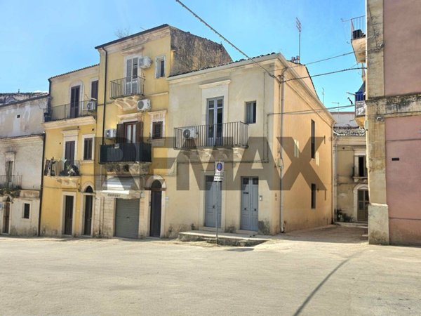 casa indipendente in vendita a Ragusa in zona Ragusa Centro